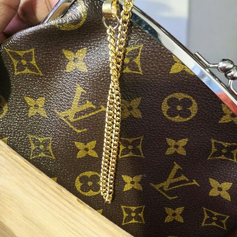 Louis Vuitton Vintage Kisslock Pochette Wristlet With COA